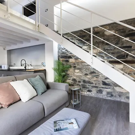 Daire Blue Diamond Como