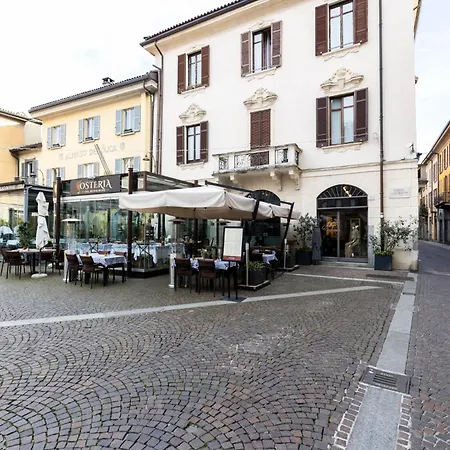 Blue Diamond Daire *