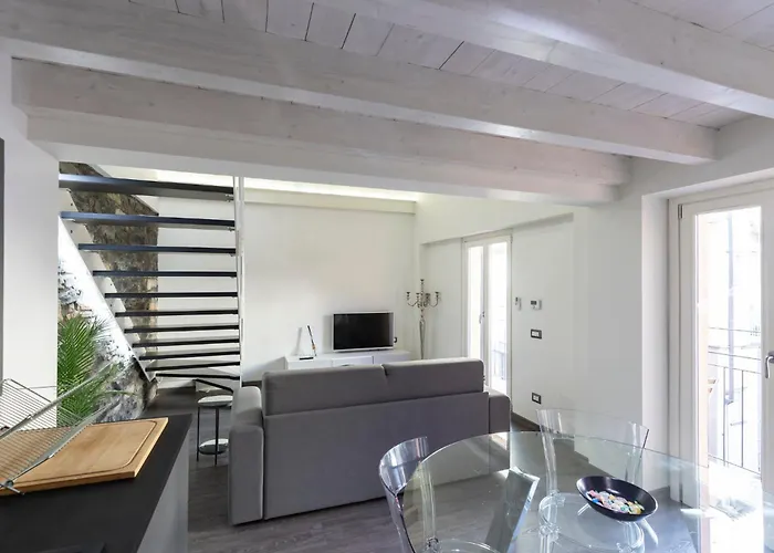 Blue Diamond Apartment Como