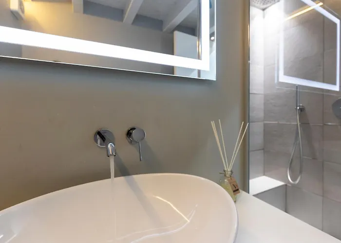 Blue Diamond Apartment Como